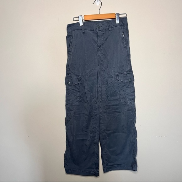 American Eagle Dreamy Drape Mid-Rise Baggy Wide Leg Cargo Pant 0 Short - Picture 2 of 11